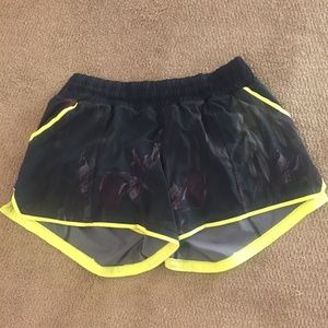 lululemon shake and break short